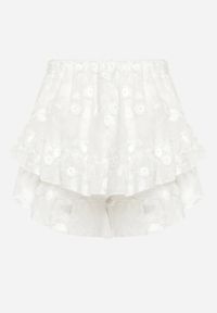 Born2be - Białe Szorty w Stylu Boho Imitujące Spódniczkę z Falbankami Yelvina. Kolor: biały. Wzór: aplikacja, haft. Sezon: lato. Styl: boho #6