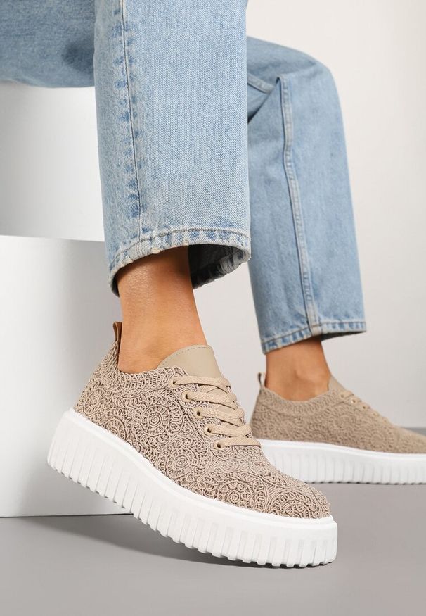 Born2be - Ciemnobeżowe Sneakersy na Grubej Podeszwie z Ażurową Cholewką Ellisene. Okazja: na co dzień. Kolor: beżowy. Szerokość cholewki: normalna. Wzór: ażurowy