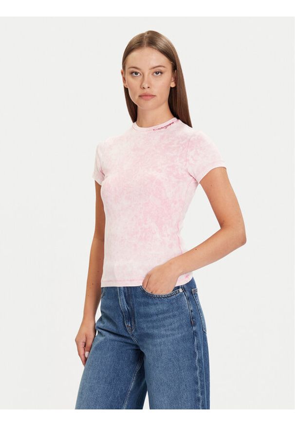 Tommy Jeans T-Shirt DW0DW21531 Różowy Slim Fit. Kolor: różowy. Materiał: bawełna