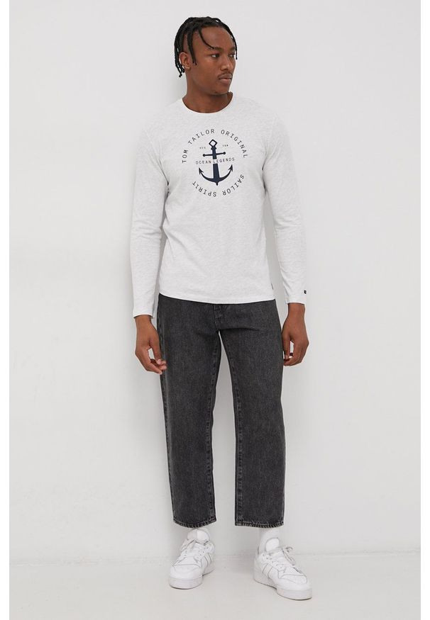 Tom Tailor Longsleeve męski kolor szary z nadrukiem. Okazja: na co dzień. Kolor: szary. Materiał: bawełna, dzianina. Długość rękawa: długi rękaw. Wzór: nadruk. Styl: casual