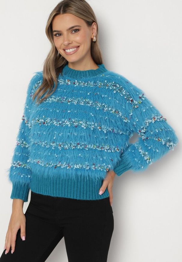 Born2be - Niebieski Sweter z Wiskozą i Bawełną z Kolorową Nicią Raithra. Okazja: na co dzień. Kolor: niebieski. Materiał: bawełna, wiskoza. Wzór: kolorowy. Styl: elegancki, casual