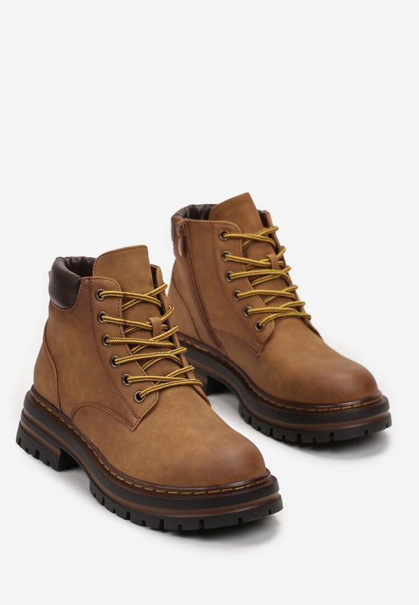 Born2be - Brązowe Traperki z Lekkim Ociepleniem Malak. Kolor: brązowy