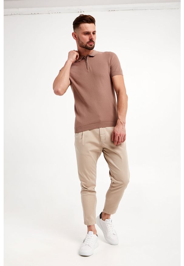 Polo JOOP!. Typ kołnierza: polo. Materiał: bawełna, wiskoza. Długość rękawa: krótki rękaw. Długość: krótkie. Styl: klasyczny