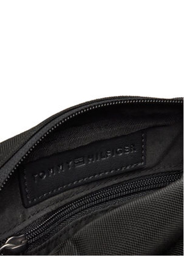 TOMMY HILFIGER - Tommy Hilfiger Saszetka Th Nylon Travel Mini Reporter AM0AM13472 Czarny. Kolor: czarny. Materiał: materiał