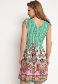 Born2be - Zielona Sukienka na Grubych Ramiączkach z Kopertową Górą o Rozkloszowanym Kroju Rissaline. Kolor: zielony. Długość rękawa: na ramiączkach. Wzór: aplikacja. Typ sukienki: kopertowe. Styl: klasyczny, elegancki #5