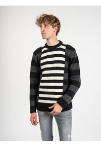 Les Hommes Sweter | LLK113-654U | Wool Stripes Round Neck Jumper | Mężczyzna | Czarny, Biały, Szary. Okazja: na co dzień. Kolor: czarny, biały, szary, wielokolorowy. Materiał: wełna, poliamid. Wzór: aplikacja. Styl: casual