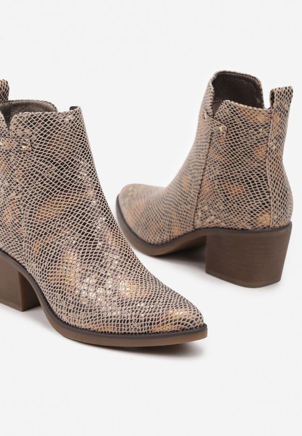 Born2be - Żółte Botki w Stylu Kowbojek na Obcasie z Nitami Ferida. Okazja: na co dzień. Kolor: żółty. Materiał: jeans. Obcas: na obcasie. Styl: casual. Wysokość obcasa: średni