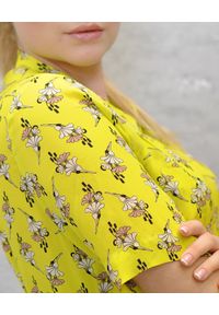 EMMA & GAIA - Sukienka maxi w kwiatowy print. Kolor: żółty. Materiał: materiał. Wzór: kwiaty, nadruk. Typ sukienki: sportowe. Styl: sportowy. Długość: maxi #2