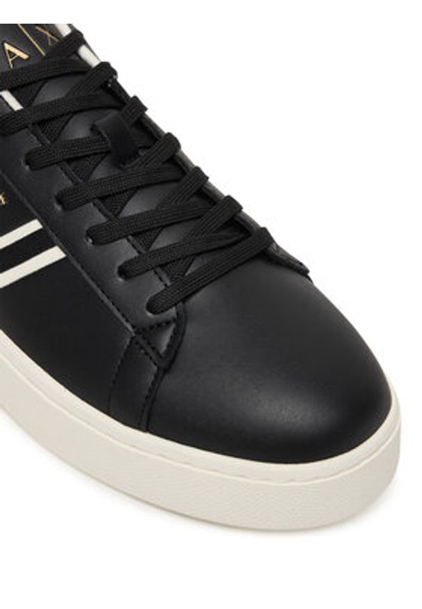 Armani Exchange Sneakersy XM002198 AF21421 MC024 Czarny. Kolor: czarny. Materiał: skóra