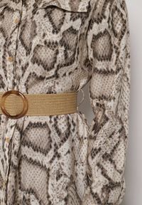 Born2be - Beżowa Sukienka Koszulowa z Wiskozą Zdobiona Paskiem i Wzorem w Węża Delane. Okazja: na co dzień. Kolor: beżowy. Materiał: wiskoza. Wzór: aplikacja. Typ sukienki: koszulowe. Styl: casual, elegancki #3