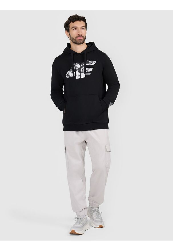 4f - 4F Bluza dresowa nierozpinana z kapturem męska - czarna XXL. Okazja: na co dzień. Typ kołnierza: kaptur. Kolor: czarny. Materiał: dresówka. Styl: casual, klasyczny. Sport: fitness