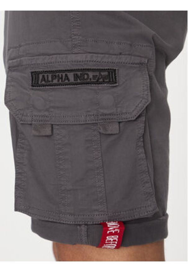 Alpha Industries Szorty materiałowe Crew 176203 Szary Slim Fit. Kolor: szary. Materiał: bawełna