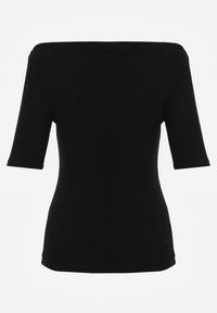 Renee - Czarny Dopasowany T-shirt z Wiskozy z Dekoltem w Łódkę Vivianna. Typ kołnierza: dekolt w łódkę. Kolor: czarny. Materiał: wiskoza #5