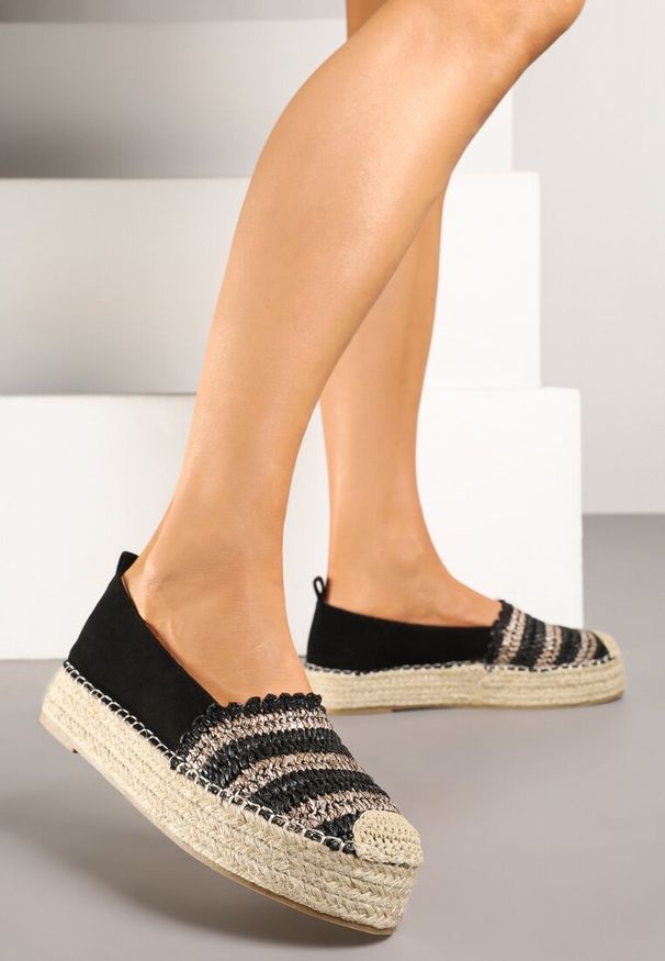 Renee - Czarne Espadryle na Platformie Ozdobione Plecionką w Stylu Boho Lelisse. Okazja: na co dzień. Kolor: czarny. Wzór: aplikacja. Sezon: lato. Obcas: na platformie. Styl: boho