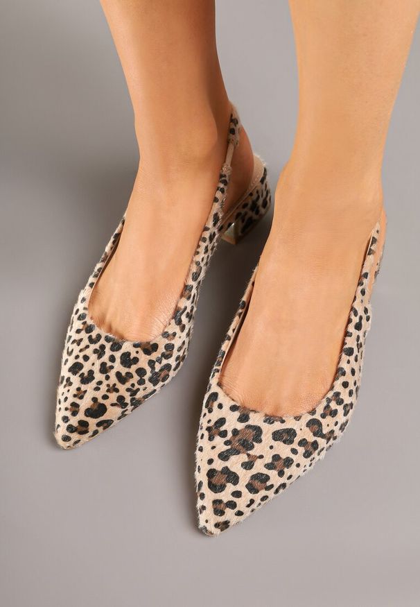 Renee - Panterkowe Sandały Typu Slingback ze Skórzaną Wkładką i Metaliczną Wstawką Wevessa. Okazja: na co dzień. Zapięcie: sprzączka. Materiał: skóra. Styl: elegancki, casual
