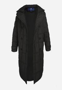 Born2be - Czarna Kurtka Pikowana z Paskiem Gutdat. Okazja: na co dzień. Kolor: czarny. Materiał: materiał. Długość rękawa: długi rękaw. Długość: długie. Sezon: zima. Styl: casual #2