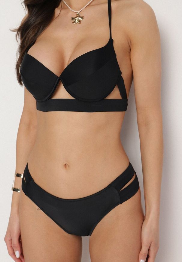 Born2be - Czarne Bikini Biustonosz i Majtki Typu Figi Ozdobione Wycięciami Kinlira. Kolor: czarny. Wzór: aplikacja