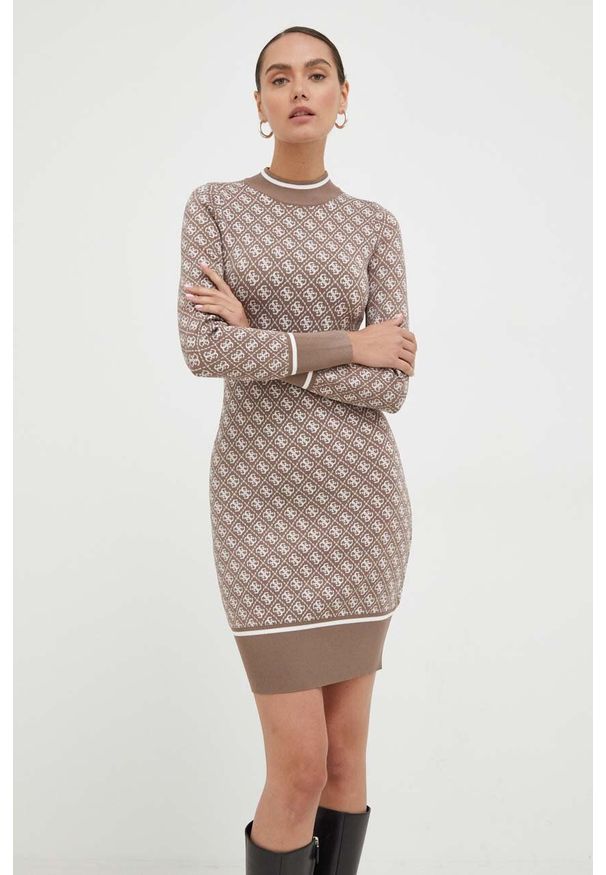 Guess sukienka kolor beżowy mini dopasowana. Kolor: beżowy. Materiał: dzianina. Długość rękawa: długi rękaw. Typ sukienki: dopasowane. Długość: mini