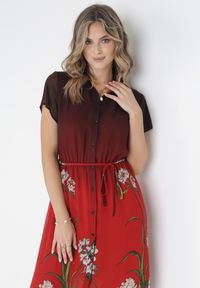 Born2be - Bordowa Sukienka Eripheis. Kolor: czerwony. Materiał: wiskoza, tkanina. Długość rękawa: krótki rękaw. Wzór: kwiaty, gładki. Typ sukienki: koszulowe. Długość: midi #2