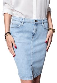 Lee - SPÓDNICA JEANSOWA LEE PENCIL SKIRT LIGHT COROVAL L38GMFOC. Materiał: jeans