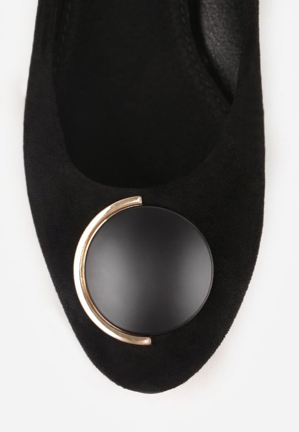 Renee - Czarne Czółenka Vices z Wkładką z Naturalnej Skóry i Metalowymi Akcentami Jorinna. Kolor: czarny. Materiał: skóra. Obcas: na obcasie. Styl: klasyczny, elegancki. Wysokość obcasa: średni