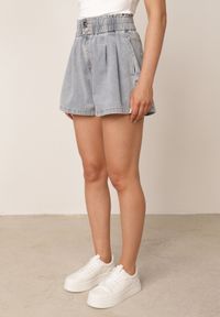Born2be - Niebieskie Bawełniane Szorty Casual Jeansowe o Luźnym Kroju Feanyre. Okazja: na co dzień. Stan: podwyższony. Kolekcja: plus size. Kolor: niebieski. Materiał: bawełna, jeans. Styl: casual #7