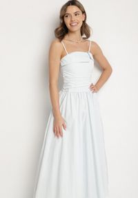 Born2be - Jasnoniebieska Wiskozowa Sukienka z Bawełną z Zakładką Atenavia. Okazja: na co dzień. Kolor: niebieski. Materiał: bawełna, wiskoza. Długość rękawa: na ramiączkach. Typ sukienki: proste. Styl: klasyczny, casual, elegancki #6