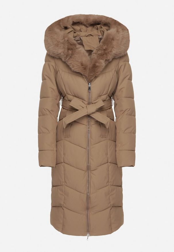 Born2be - Beżowa Pikowana Kurtka z Futerkowym Obszyciem i Paskiem Samiria. Okazja: do pracy, na co dzień, na spotkanie biznesowe. Kolor: beżowy. Materiał: dzianina, jeans, futro, poliester. Styl: casual, klasyczny, biznesowy