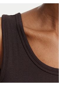 Guess Top V6YP09 K4312 Brązowy ciemny Regular Fit. Kolor: brązowy. Materiał: bawełna #2