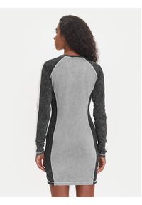 Guess Sukienka codzienna W5YK79 K1D80 Szary Regular Fit. Okazja: na co dzień. Kolor: szary. Materiał: bawełna. Typ sukienki: proste. Styl: casual #3
