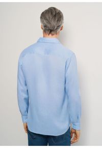Ochnik - Błękitna lniana koszula męska. Typ kołnierza: kołnierzyk klasyczny. Kolor: niebieski. Materiał: len. Długość: długie #4
