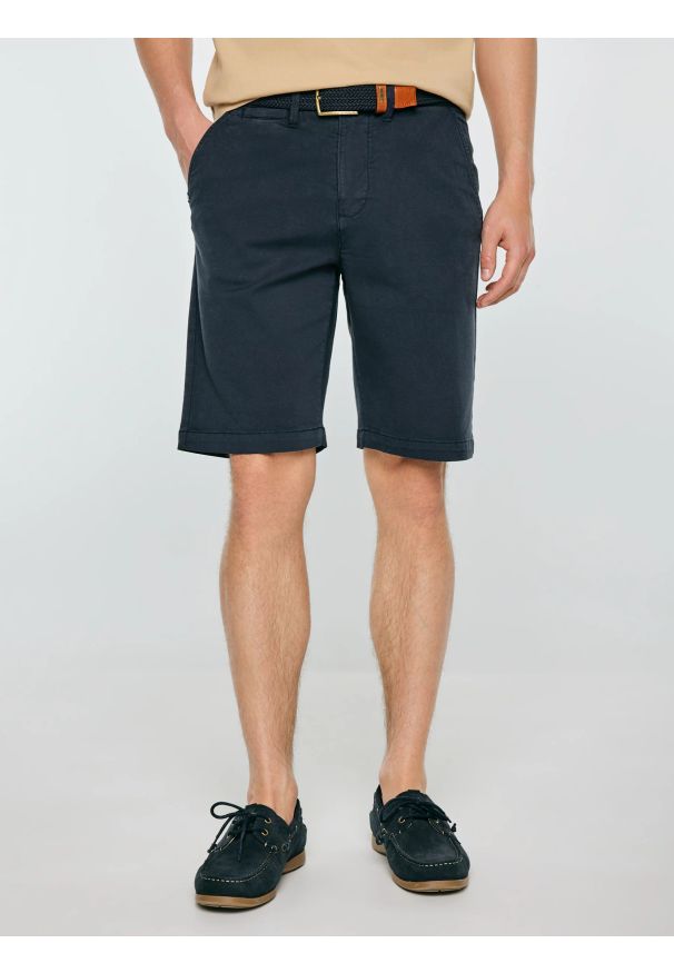 Big-Star - Szorty męskie granatowe Rosson 403. Okazja: na co dzień. Kolor: niebieski. Materiał: bawełna, elastan, tkanina. Sezon: lato. Styl: casual, klasyczny, elegancki
