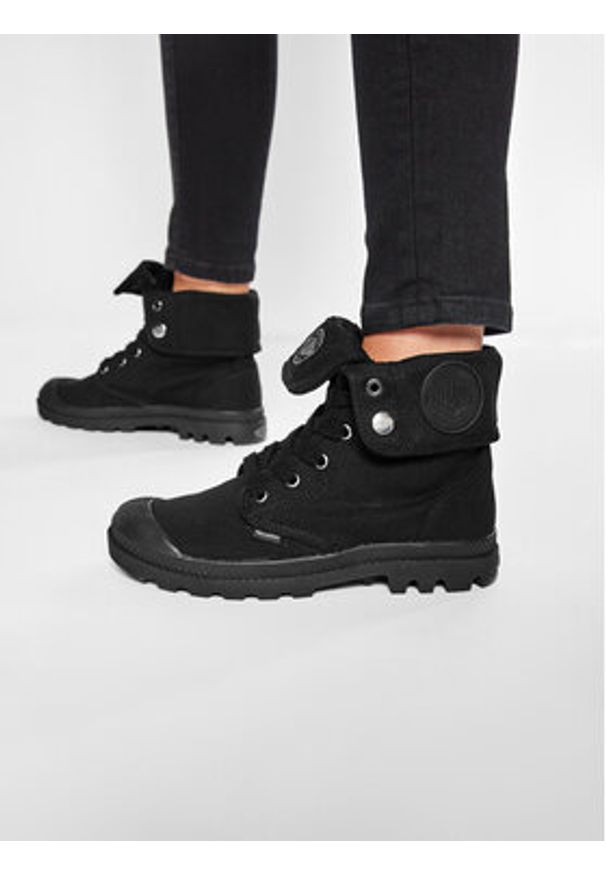 Palladium Trapery Baggy 92353060M Czarny. Kolor: czarny. Materiał: materiał