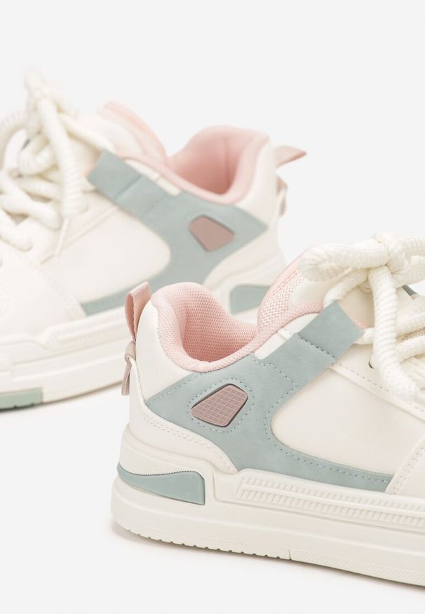 Born2be - Biało-Niebieskie Sneakersy na Grubej Podeszwie z Podwójnym Językiem i Grubymi Sznurówkami Grabeila. Kolor: biały