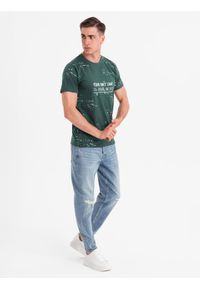 Ombre Clothing - Męski t-shirt z nadrukiem i okrągłym dekoltem – zielony V3 - Rozmiar: XL. Okazja: na co dzień. Kolor: zielony. Materiał: bawełna, materiał, dzianina. Długość rękawa: krótki rękaw. Długość: krótkie. Wzór: nadruk. Styl: sportowy, casual #5