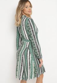 Born2be - Zielona Sukienka Koszulowa z Wiskozy Rozkloszowana z Materiałowym Paskiem Sigina. Okazja: do pracy. Kolor: zielony. Materiał: wiskoza, materiał. Długość rękawa: długi rękaw. Typ sukienki: koszulowe #7