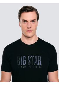 Big-Star - Koszulka męska z logo BIG STAR czarna Melsar 906. Okazja: na spacer, na imprezę. Kolor: czarny. Materiał: dzianina. Długość rękawa: krótki rękaw. Długość: krótkie. Wzór: nadruk. Styl: wizytowy #5