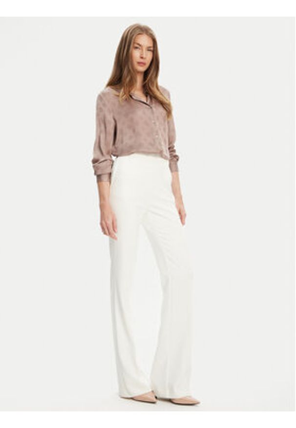 Guess Koszula W5YH1A WHCR2 Beżowy Regular Fit. Kolor: beżowy. Materiał: syntetyk