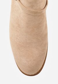 Renee - Beżowe Botki Vices na Słupku Ozdobione Kwiatami Selianor. Okazja: na spacer. Kolor: beżowy. Materiał: wełna. Wzór: aplikacja, kwiaty. Sezon: jesień. Obcas: na słupku. Styl: elegancki, klasyczny, wizytowy #8