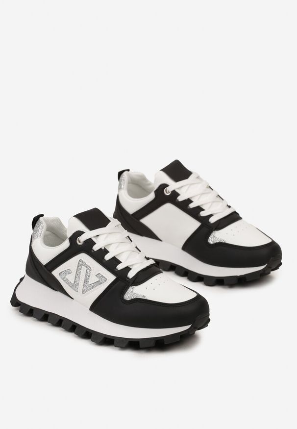 Born2be - Czarne Sneakersy z Brokatową Naszywką i Szerokim Bieżnikiem Aduria. Kolor: czarny. Wzór: aplikacja