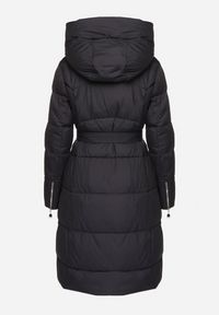 Born2be - Granatowa Pikowana Kurtka o Długim Kroju z Kapturem i Wiązanym Paskiem Neandira. Okazja: na co dzień. Typ kołnierza: kaptur. Kolor: niebieski. Materiał: jeans, materiał. Długość rękawa: długi rękaw. Długość: długie. Sezon: zima, jesień. Styl: klasyczny, casual, elegancki #6