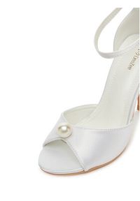 DeeZee Szpilki F89725-49 Biały. Kolor: biały. Materiał: materiał. Obcas: na szpilce