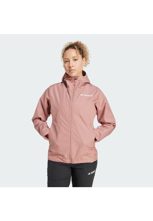 Adidas - Kurtka Terrex Multi 2.5L Rain.Rdy. Kolor: różowy. Materiał: materiał. Sport: turystyka piesza