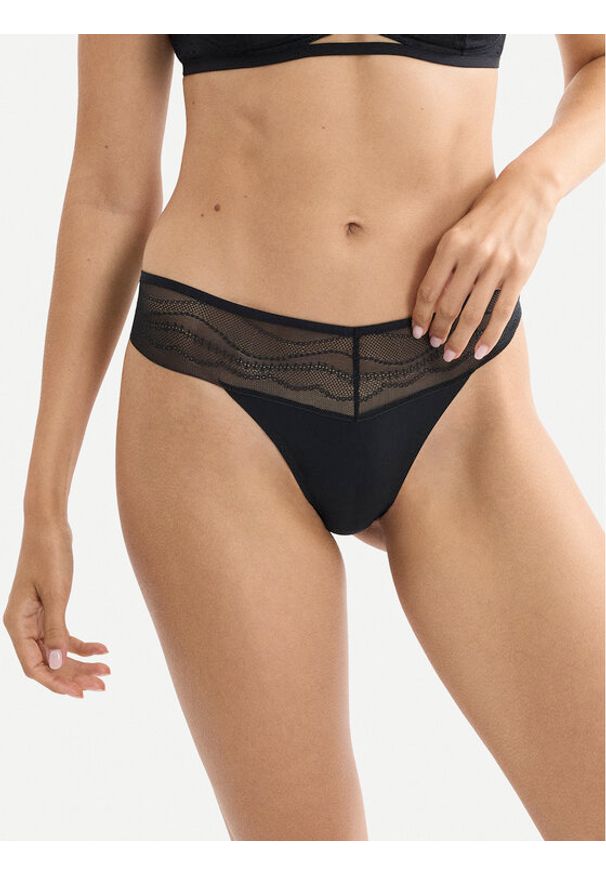 Triumph Stringi Breathe & Lift Smart 10226446 Czarny. Kolor: czarny. Materiał: syntetyk