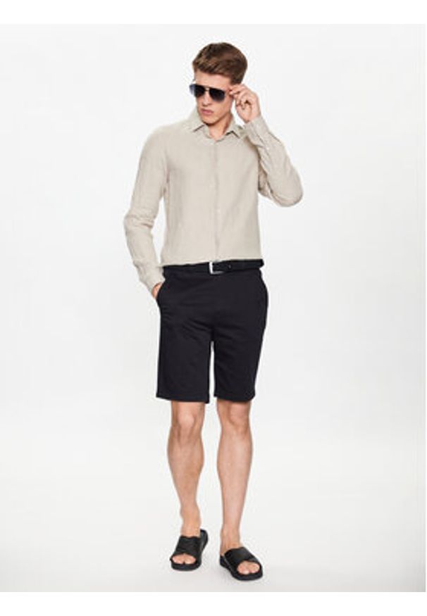 Calvin Klein Szorty materiałowe K10K111787 Czarny Regular Fit. Kolor: czarny. Materiał: bawełna, materiał