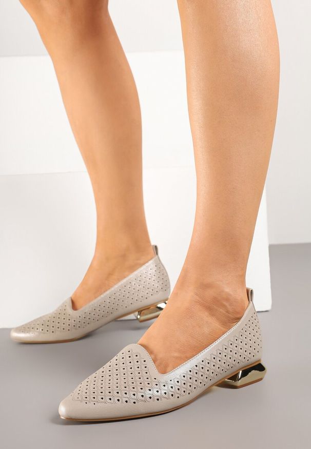 Born2be - Beżowe Ażurowe Półbuty z Metaliczną Wstawką Zeniriva. Okazja: na co dzień. Kolor: beżowy. Materiał: jeans, skóra. Wzór: ażurowy. Obcas: na obcasie. Styl: casual, elegancki, klasyczny. Wysokość obcasa: niski