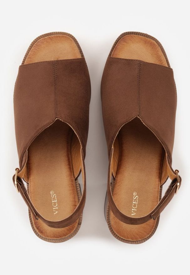 Renee - Brązowe Sandały VICES na Słupku i Platformie Stylizowanych na Drewniane Lobenti. Zapięcie: sprzączka. Kolor: brązowy. Materiał: jeans. Sezon: lato. Obcas: na platformie
