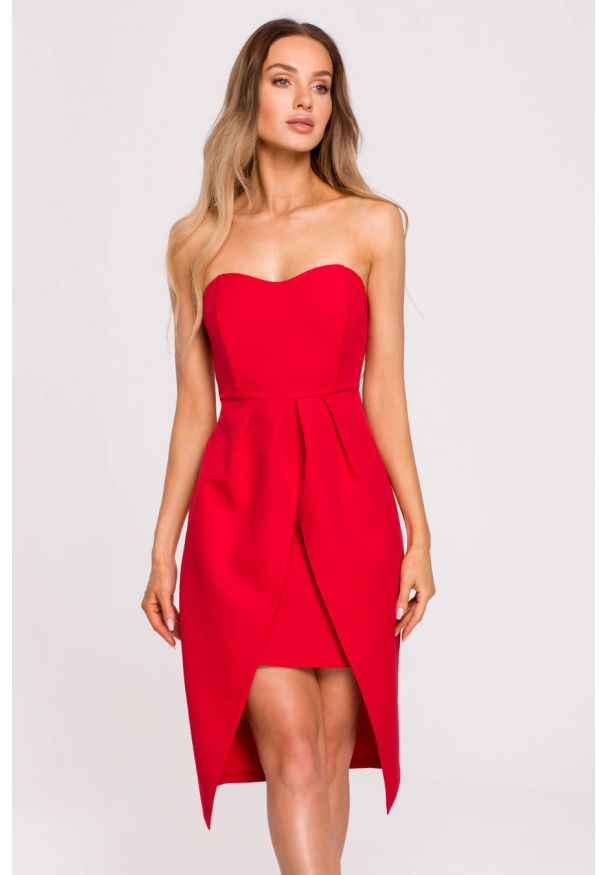 Sukienki.shop - Sukienka koktajlowa ołówkowa asymetryczna gorsetowa czerwona. Okazja: na ślub cywilny, na wesele, na imprezę. Typ kołnierza: dekolt gorset. Kolor: czerwony. Typ sukienki: ołówkowe, asymetryczne, gorsetowe. Styl: wizytowy
