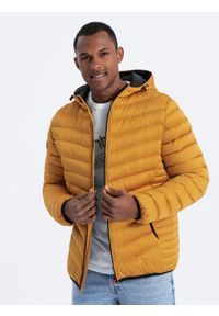 Ombre Clothing - Kurtka męska pikowana o satynowym wykończeniu - musztardowa V18 - Rozmiar: L. Kolor: żółty. Materiał: satyna. Styl: elegancki