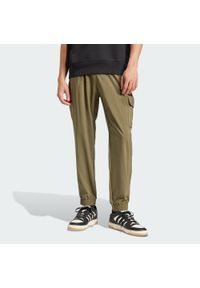 Adidas - Spodnie Essentials Small Logo Cargo. Kolor: wielokolorowy, beżowy, czarny. Materiał: materiał